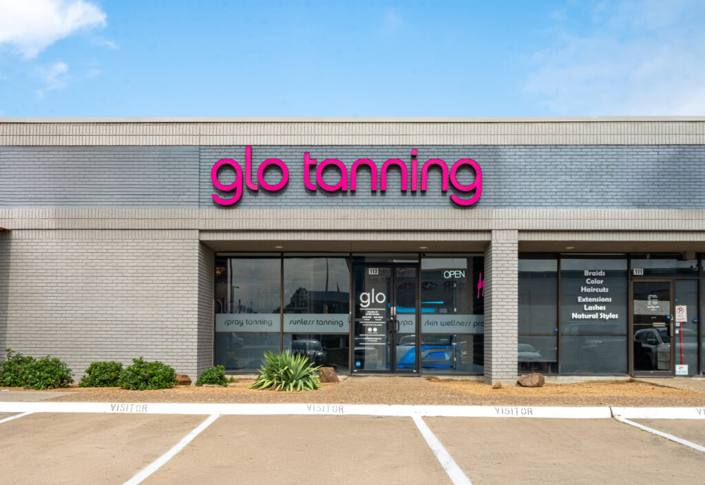 Glo Tanning Addison storefront.